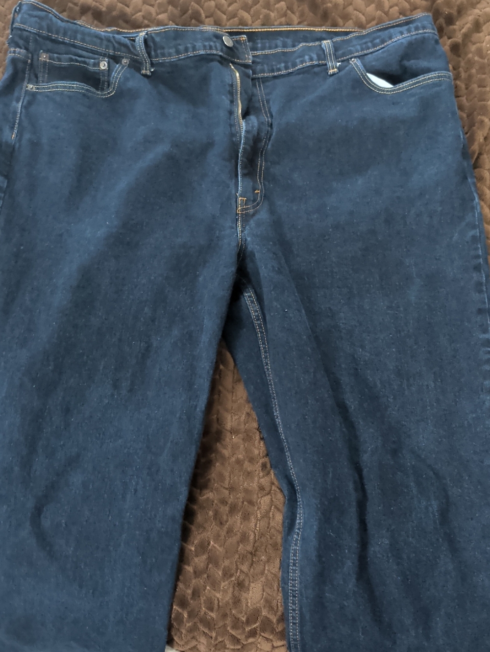 Men's Levi's 550 Dark Blue Denim Jeans - Classic Fit. Size 50w x 34L